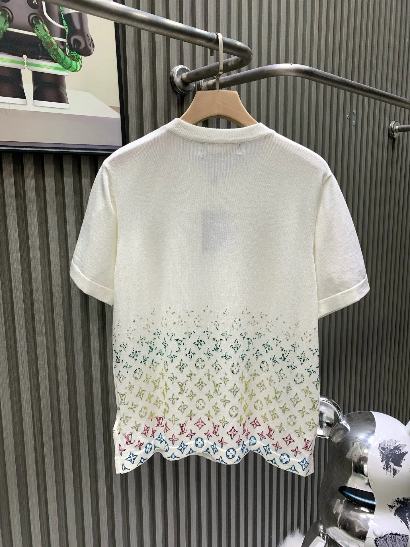 🅿️290 white